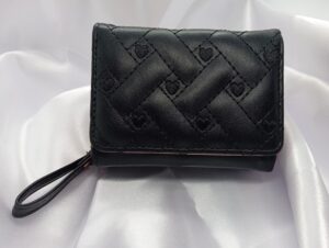 Cartera Bordado de Corazones Color Negro