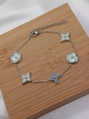 Pulsera de Dama con Diseño de Flores Blancas en Acero