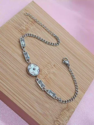Pulsera de Dama con Diseño de Piedras Blancas Flor Blanca en Acero