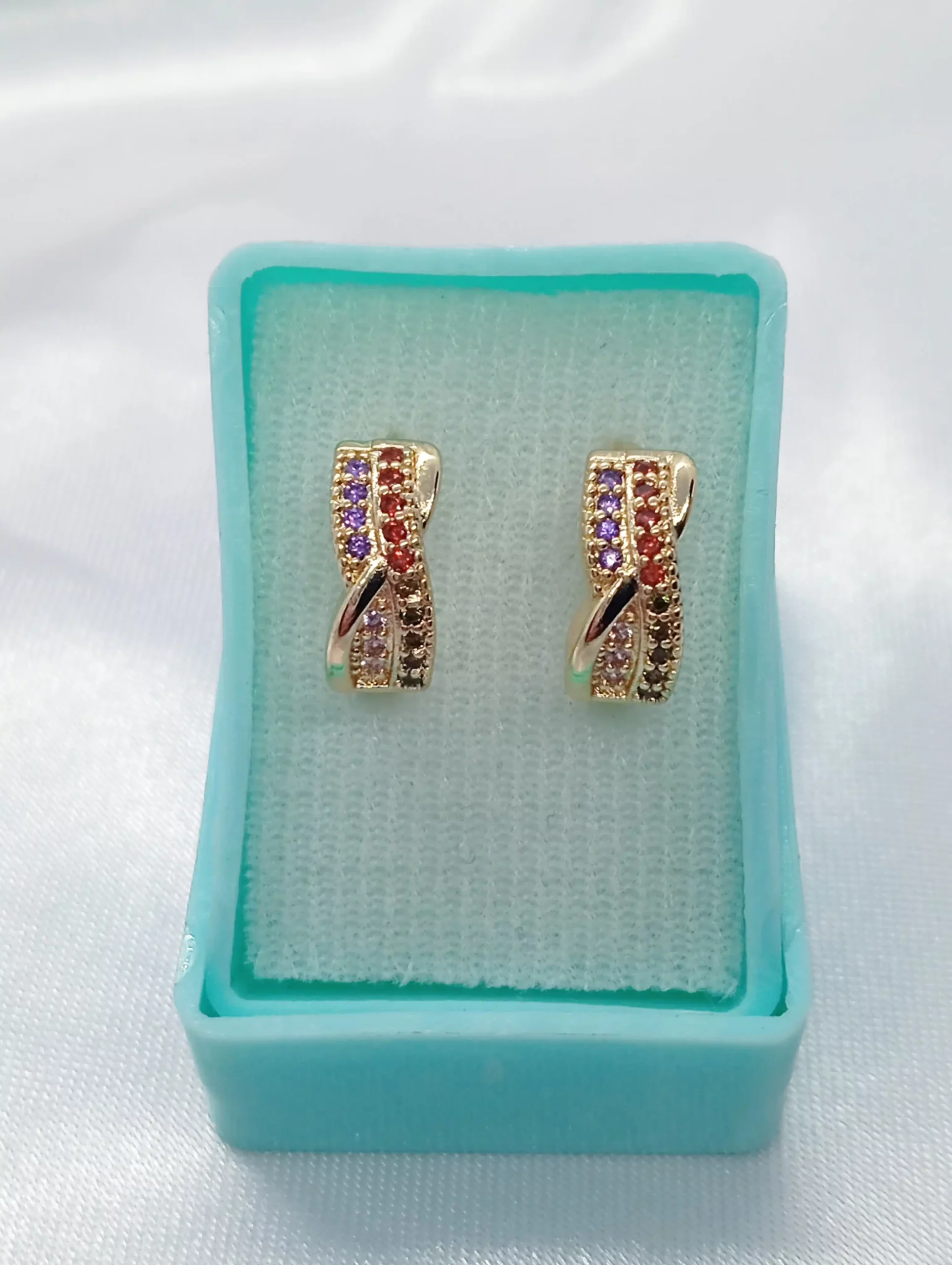 Arete Huggies Oro Laminado 14k Multicolor