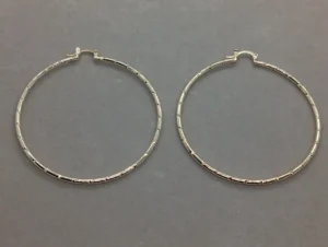 Arracada Diseño Moderno en Oro Laminado 14K