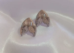 Arete Broquel Diseño de Cola de Pez Acero Inoxidable