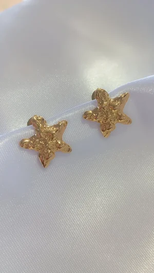 Aretes Diseño de Estrella de 2cm en Acero Inoxidable Dorado