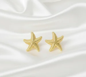 Aretes Broquel Diseño de Estrella en Oro Laminado