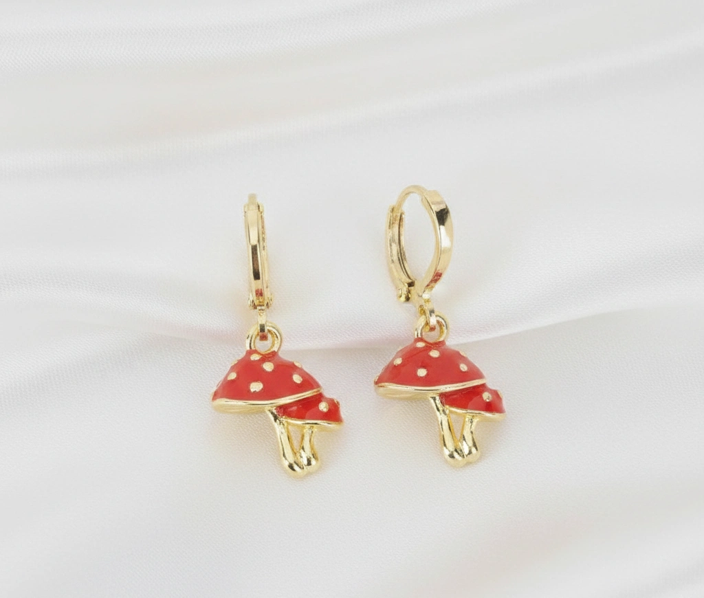 Aretes Huggies Diseño de Hongos en Oro Laminado