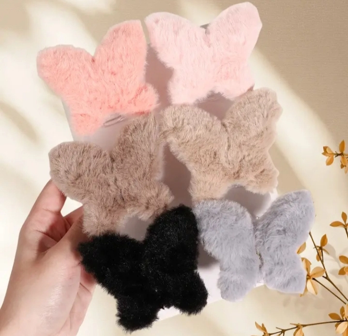 PINZA PELUCHE DISEÑO DE MARIPOSA COLORES SURTIDOS